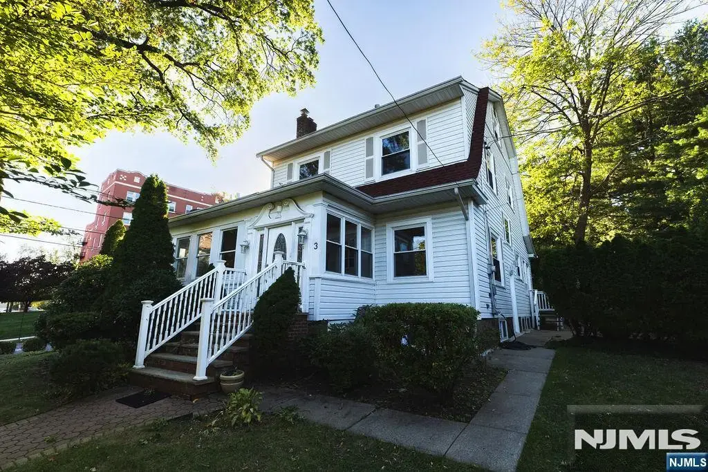 3 Hillside Avenue, Nutley