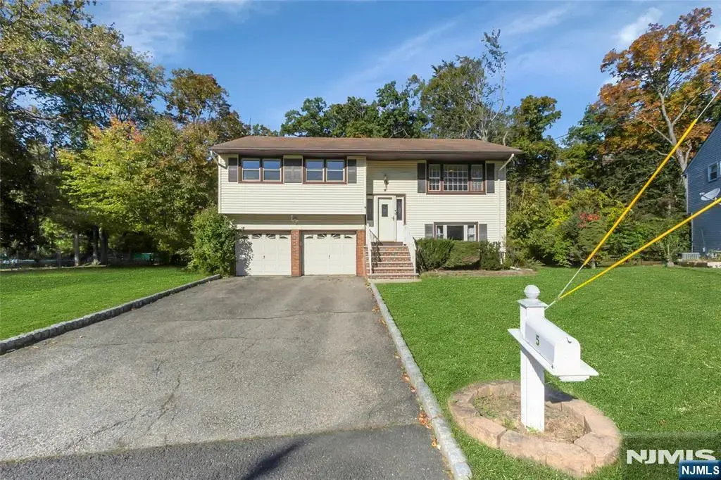 5 Downstream Drive, Mount Olive Township