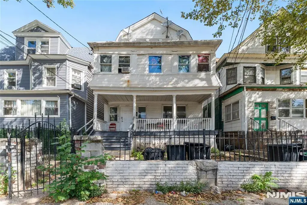 455 4th Avenue, Newark