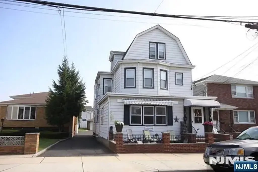 629&631 New Jersey Avenue, Lyndhurst