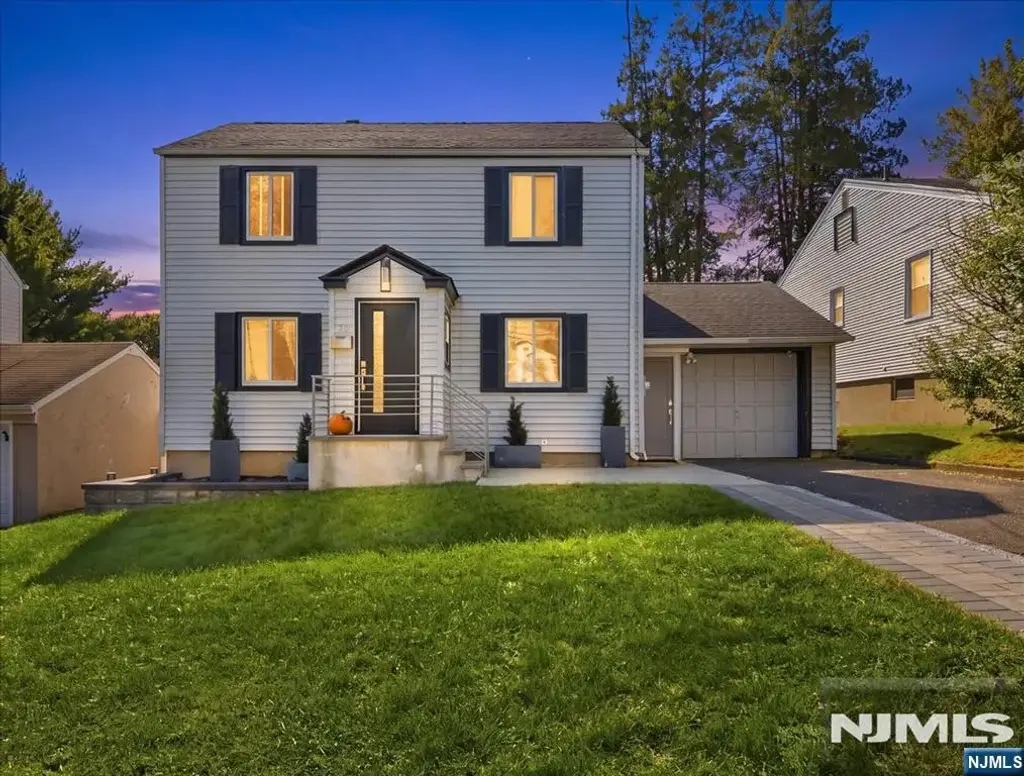 12 Nutwold Avenue, West Orange