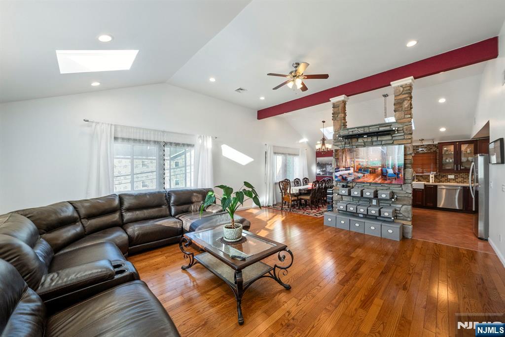 320-322 Dixon Avenue, Paterson