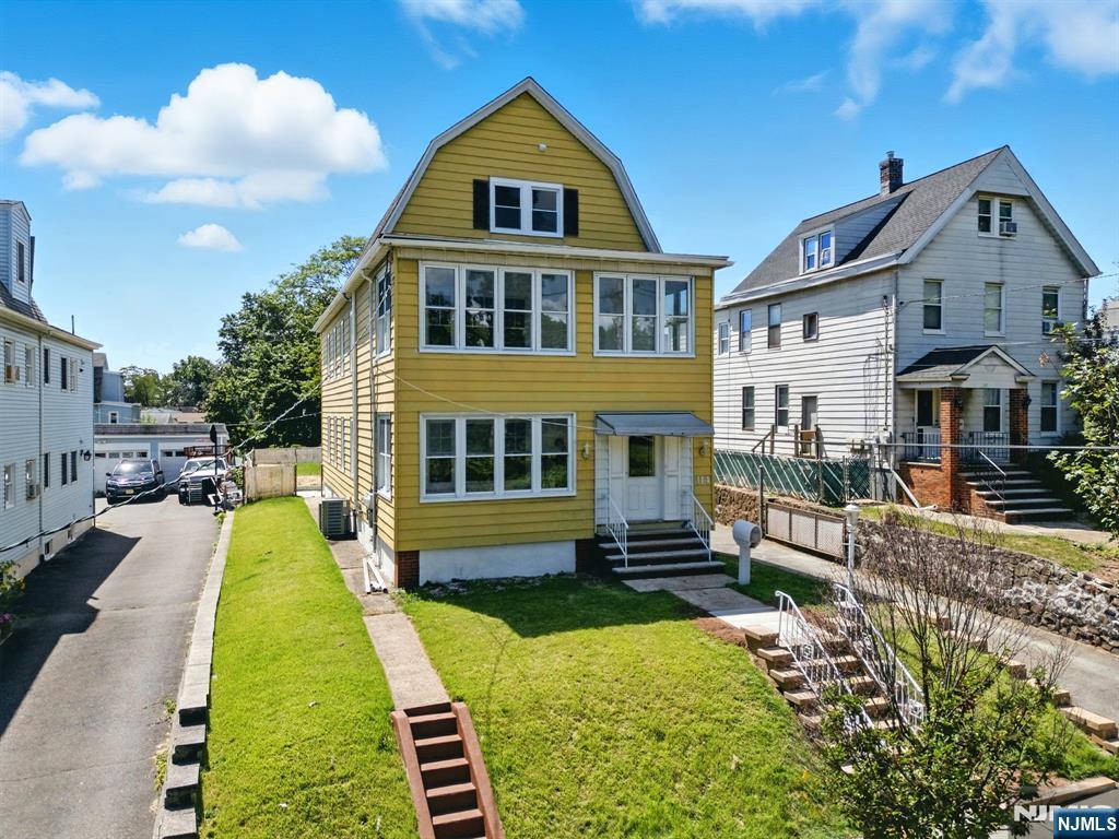 114 Mount Pleasant Avenue, West Orange