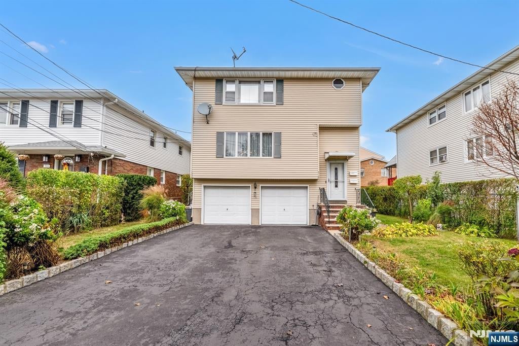 518 Palisade Avenue, Garfield