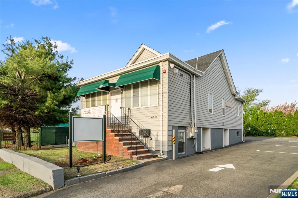 22-05 Maple Avenue, Fair Lawn