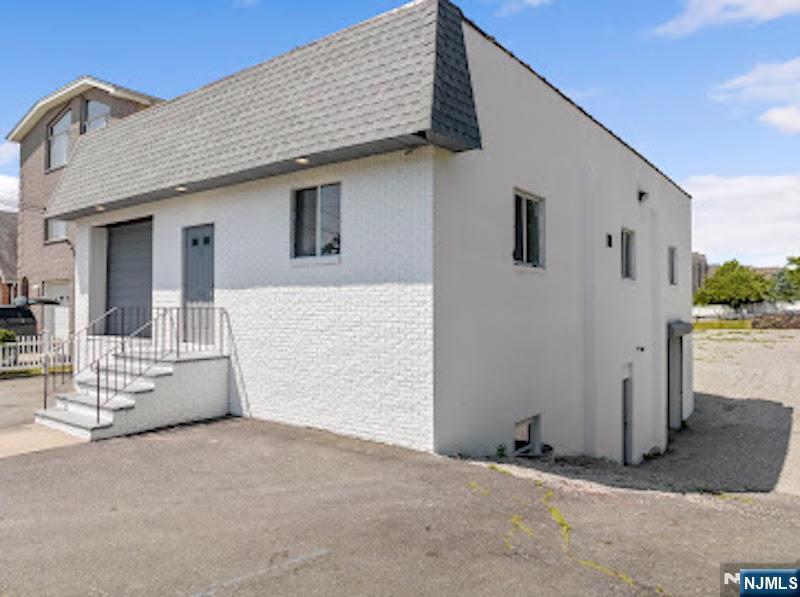 8 Halstead Avenue, Wallington