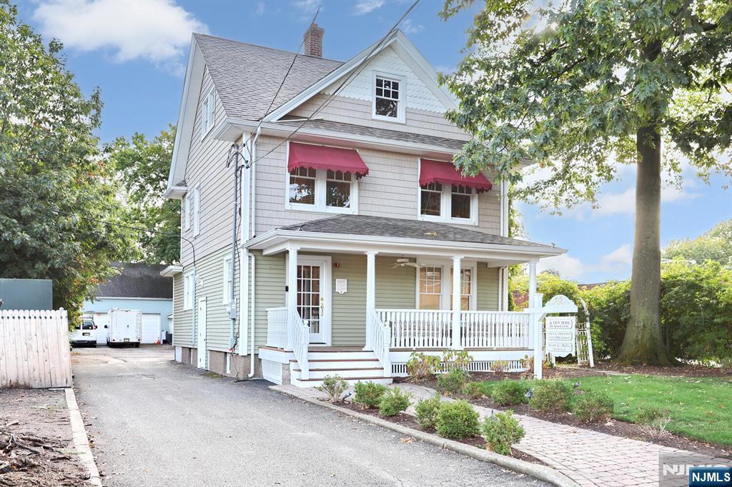 65 Glen Avenue, Glen Rock