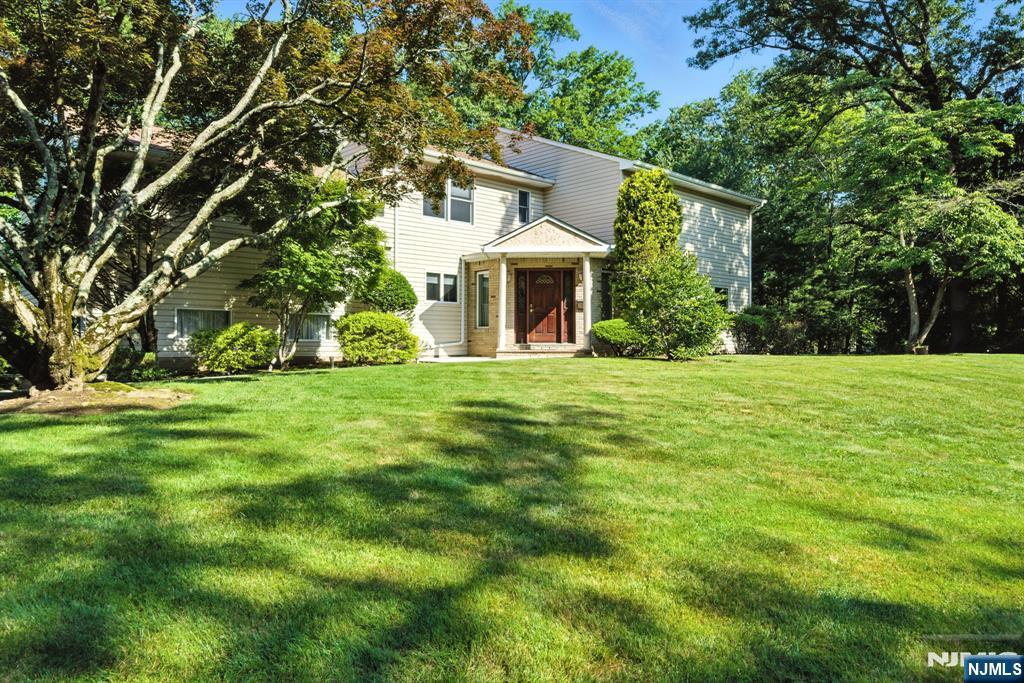 7 Stony Ridge Drive, Hillsdale