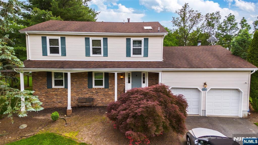 76 Point View Parkway, Wayne