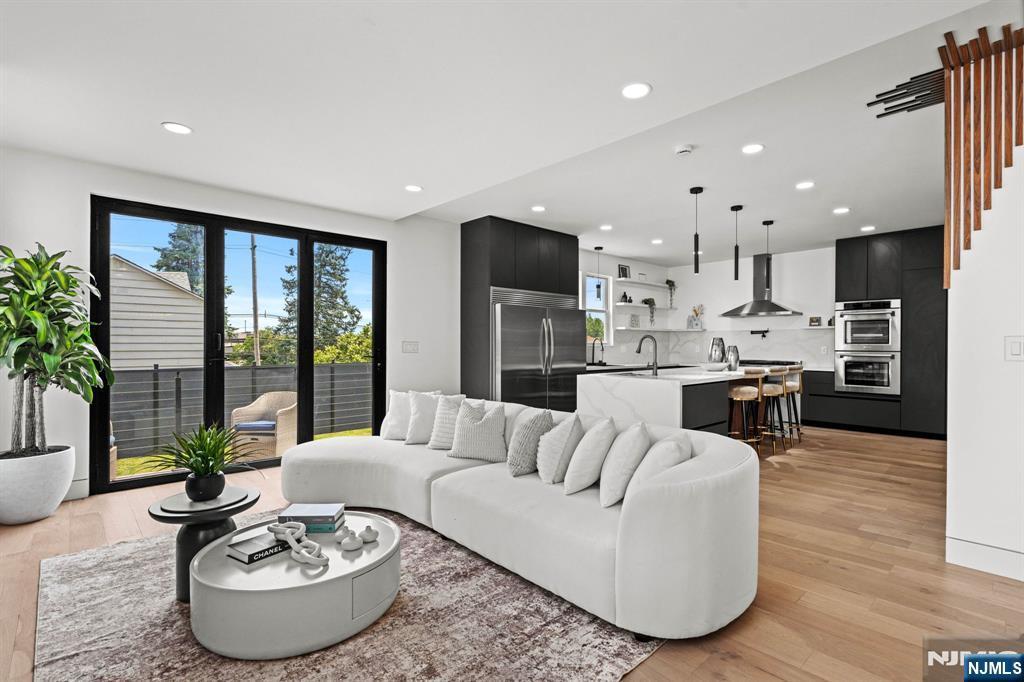 33 Elycroft Parkway, Rutherford