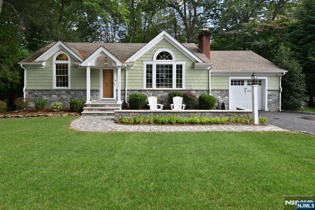 306 Sunset Boulevard, Wyckoff