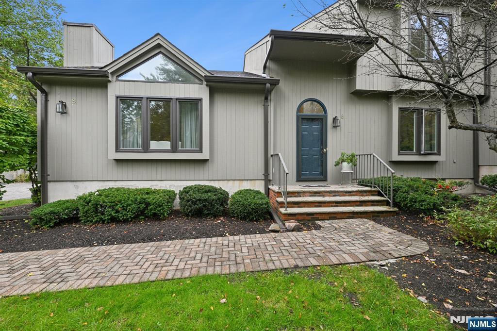 8 Sherwood Drive, Mountain Lakes Boro