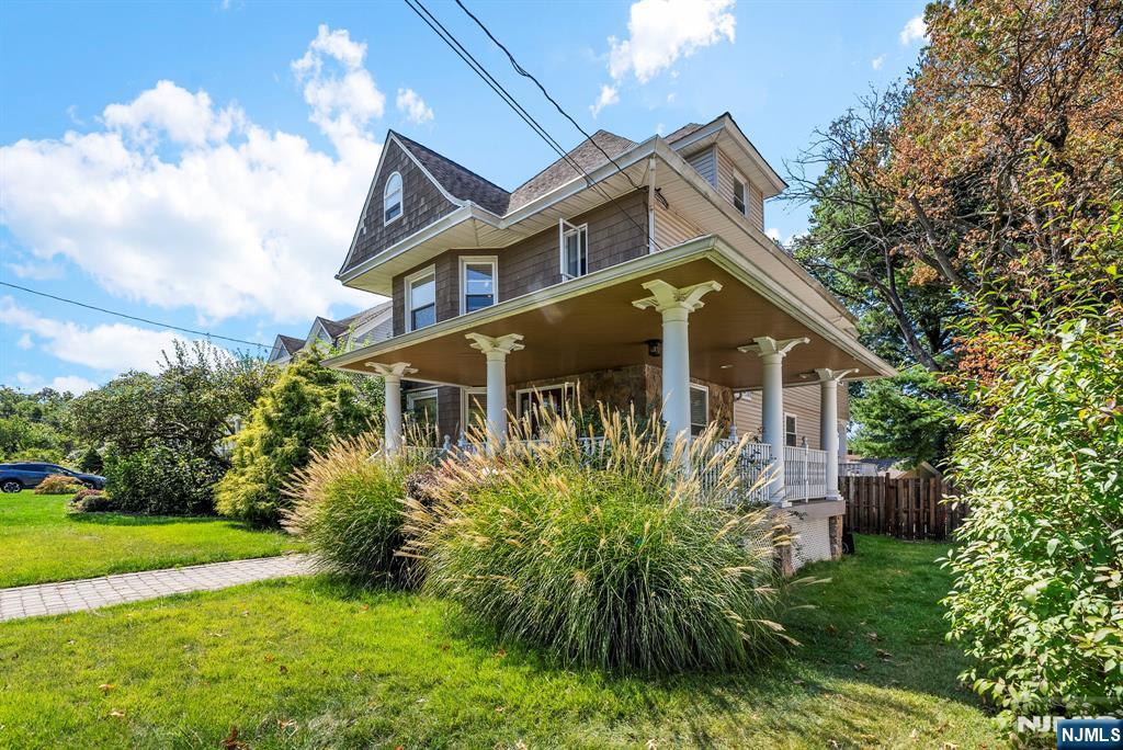 467 Summit Avenue, Hackensack