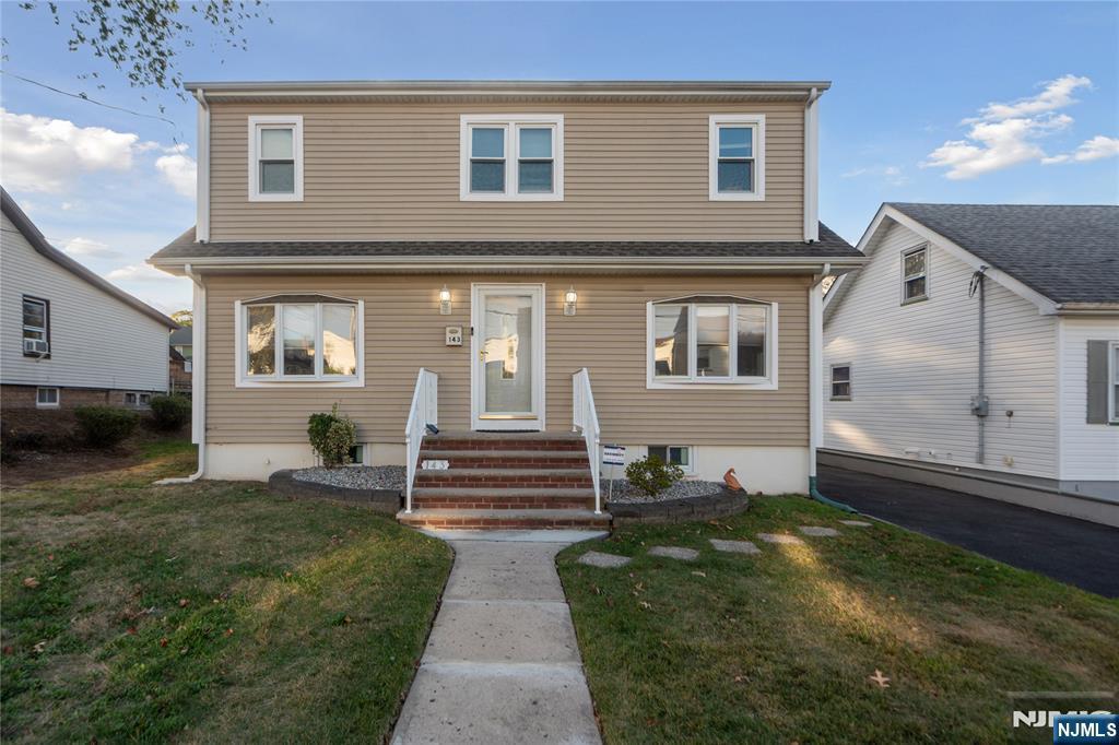 143 Carpenter Street, Belleville