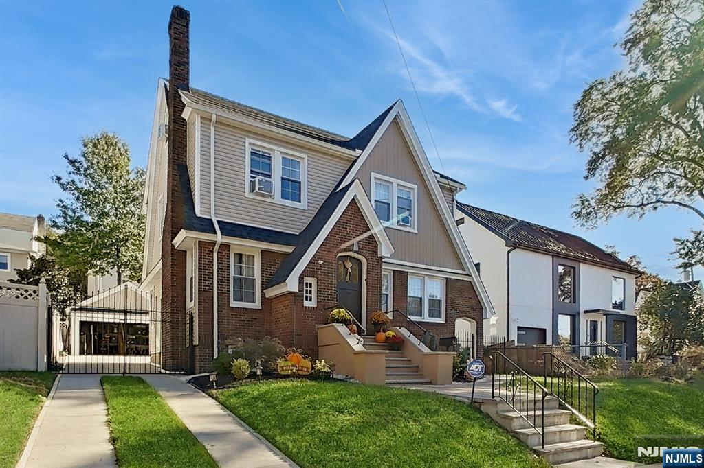 62 Hamilton Avenue, Kearny