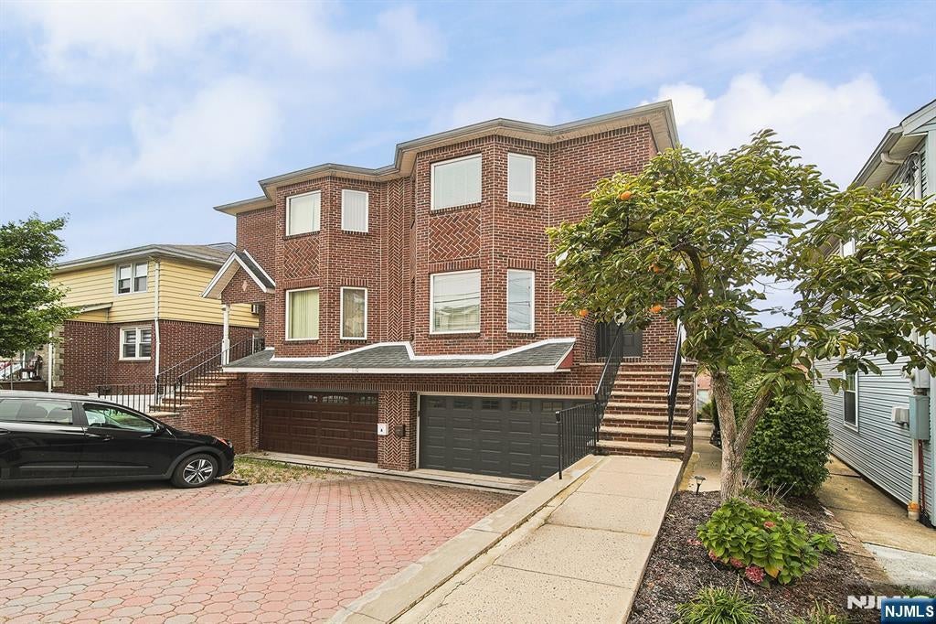 110 Edsall Avenue B, Palisades Park