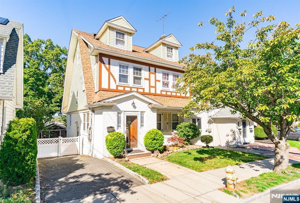 111 Belmohr Street, Belleville