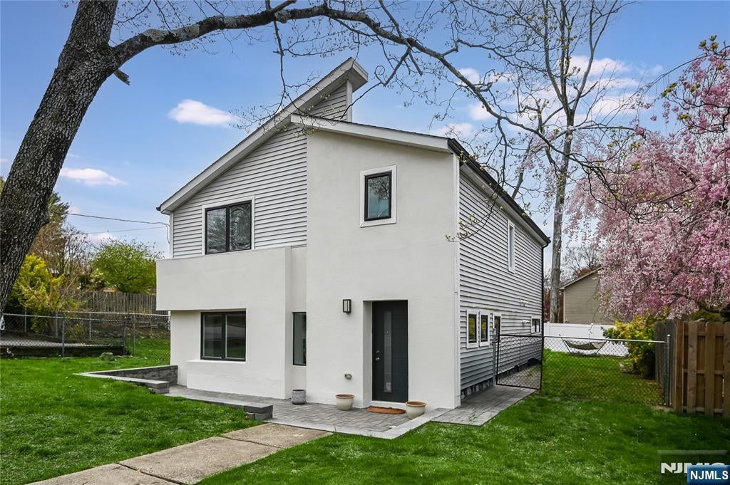 85 Taylor Street, Hillsdale