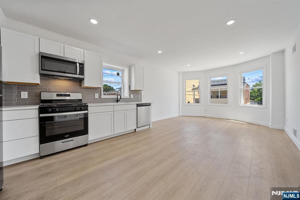 61 Farnham 1, Garfield