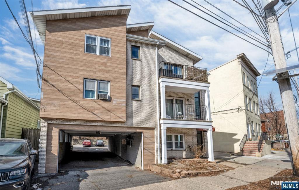 349 Gorge, Cliffside Park