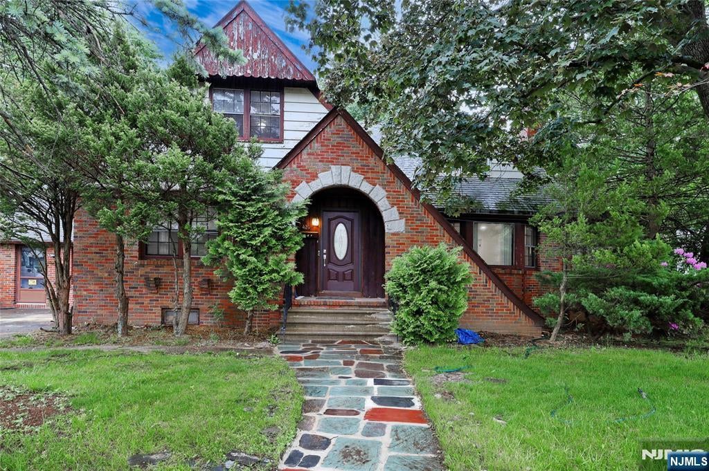 4-21 Saddle River 2, Fair Lawn