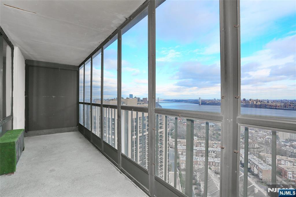 300 Winston 2906, Cliffside Park