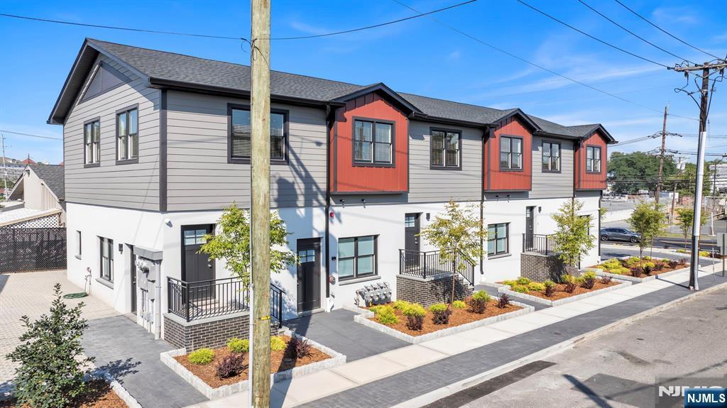 615 Schuyler A, Lyndhurst