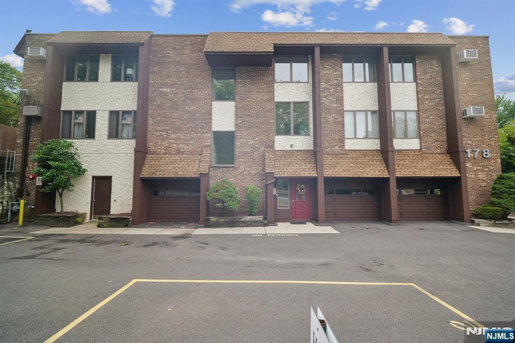 178 River 6, New Milford