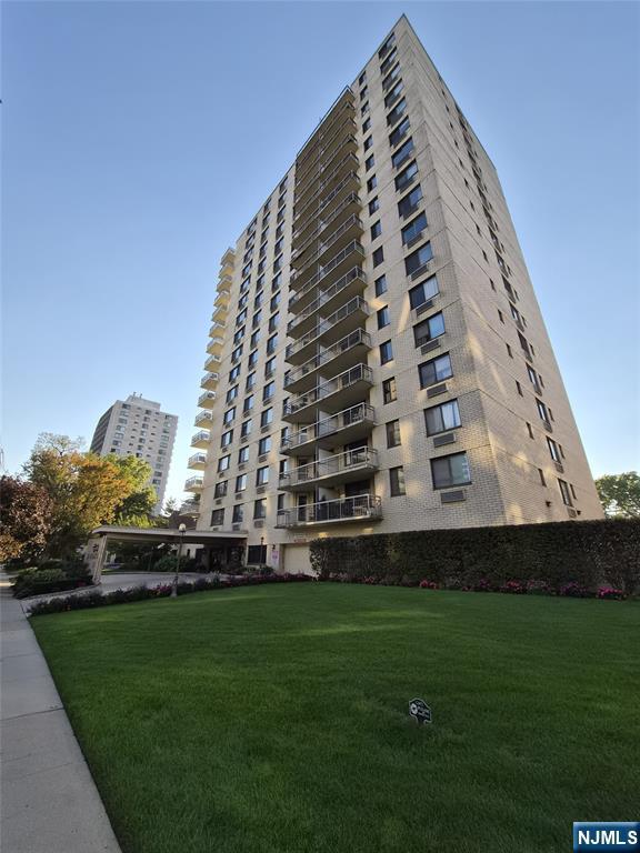 307 Prospect 17 E, Hackensack