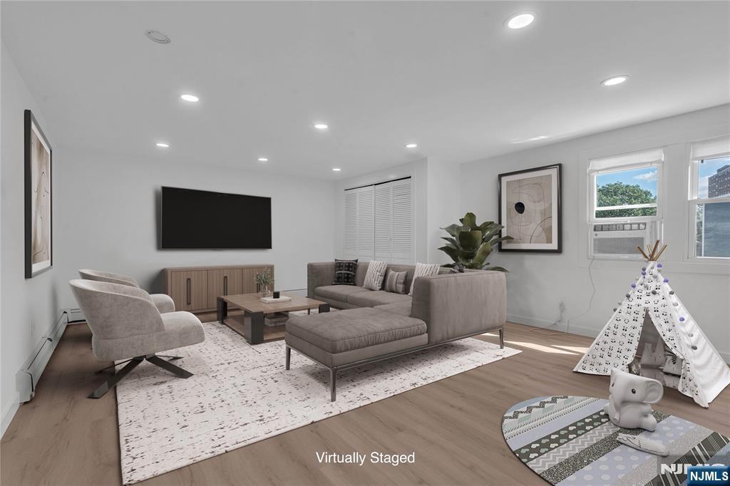 280 Belmont 2, Belleville