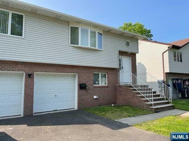 234 Lee 1, Elmwood Park