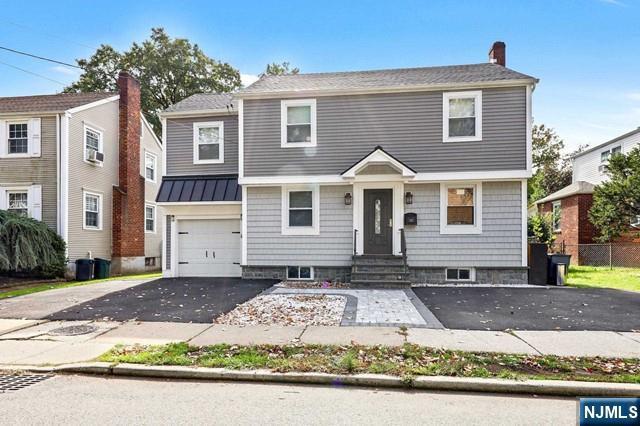 215 New Milford, Dumont