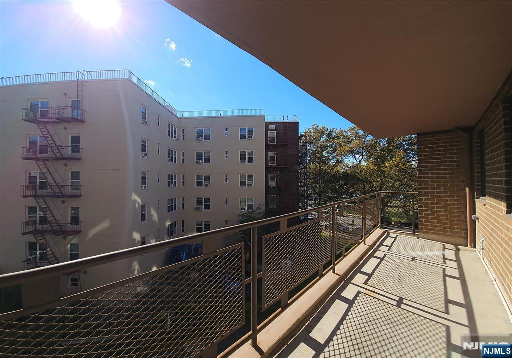 8800 Boulevard East 4b, North Bergen