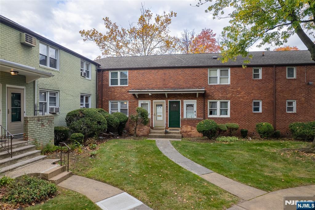 1605 Wood 1, Roselle