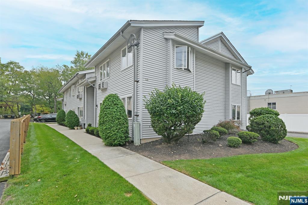 15 Crest A, Westwood