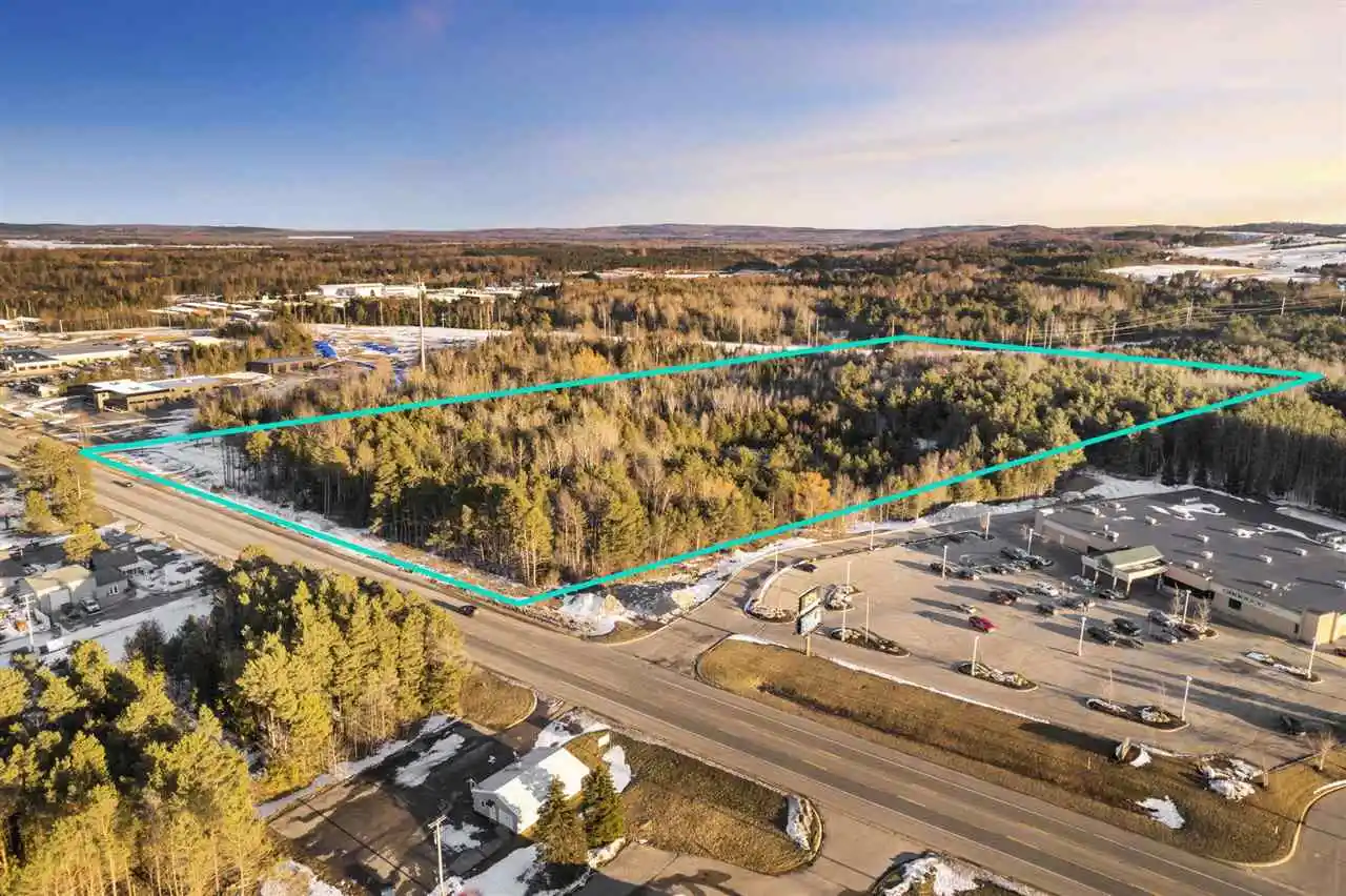 2070 & 2002 U.s. 31 N, Petoskey