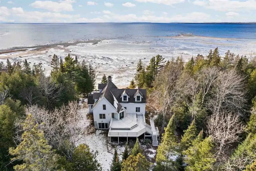 33171 Mrs. Reddings Trail, Beaver Island