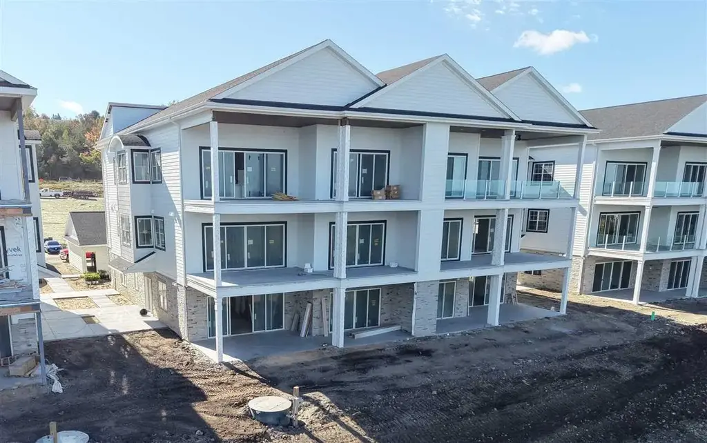 631 Lakeview Drive Unit 8, Bay Harbor