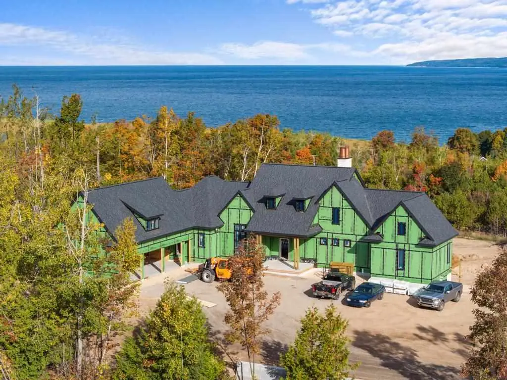 4688 Sunset View Lane, Petoskey