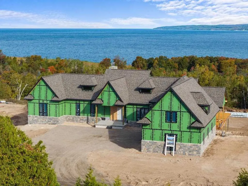 4650 Sunset View Lane, Petoskey
