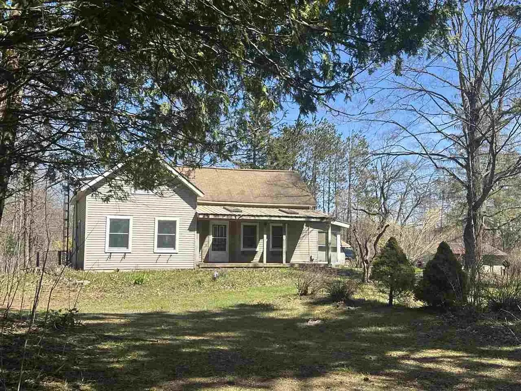 4445 Howard Rd, Petoskey