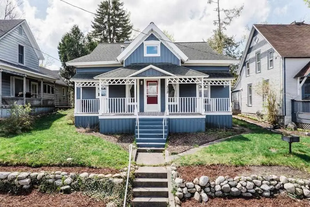 312 Grove Street, Petoskey