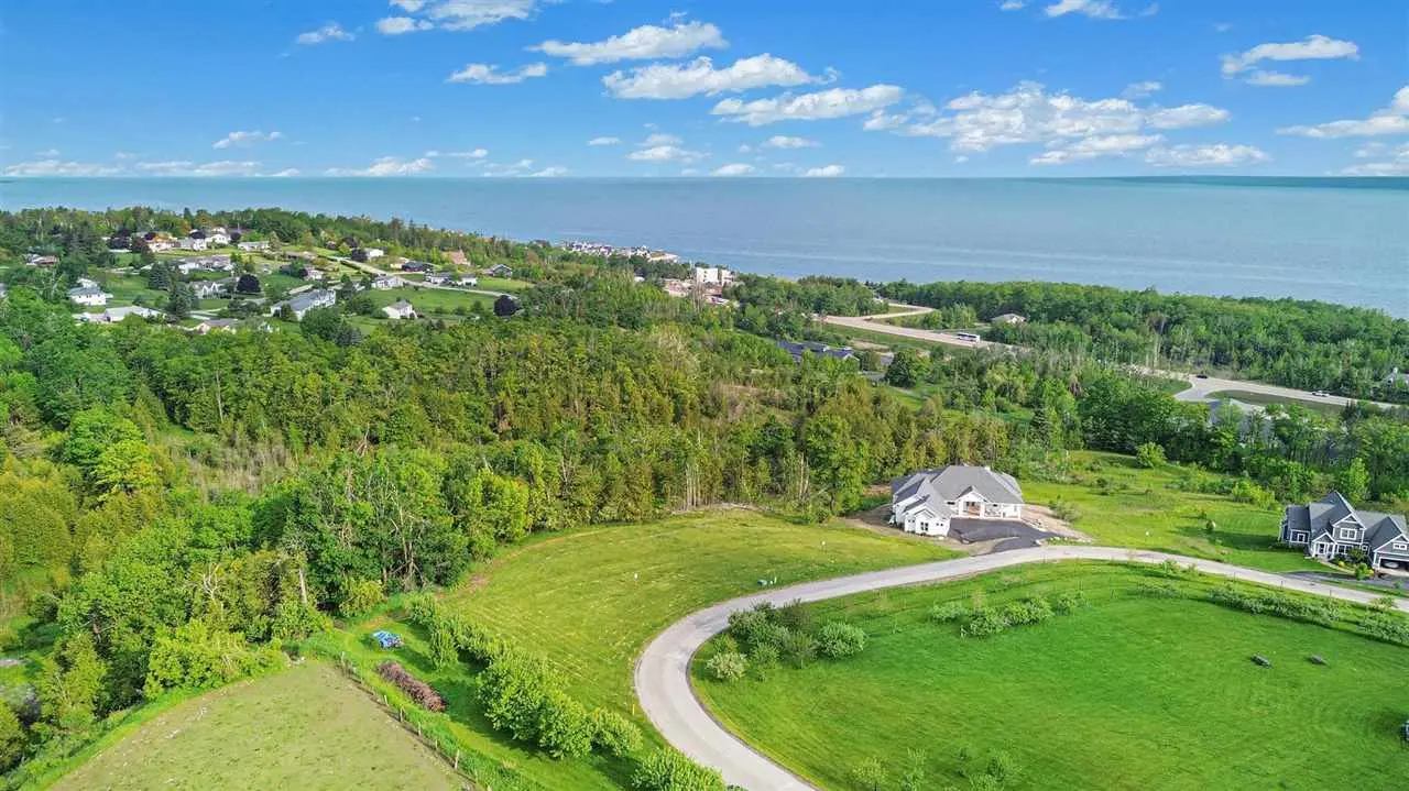 980 Hotchkiss Circle, Petoskey