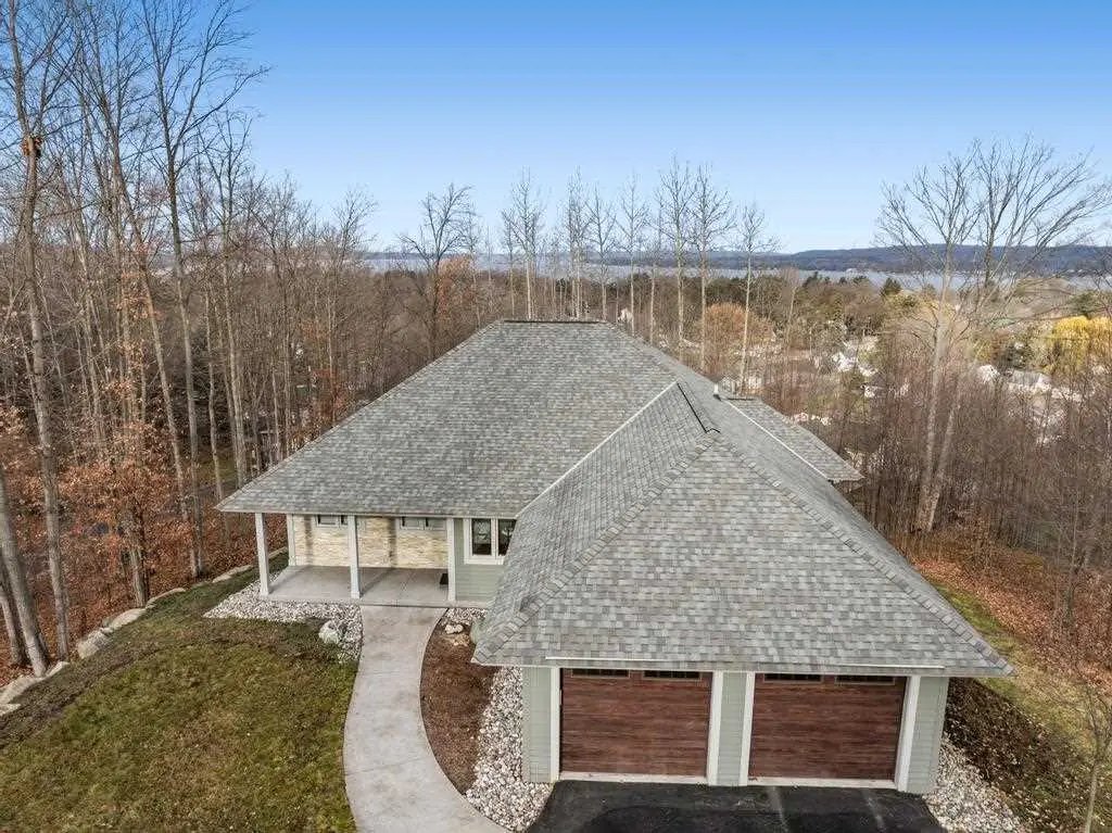 123 W Ann Street, Boyne City