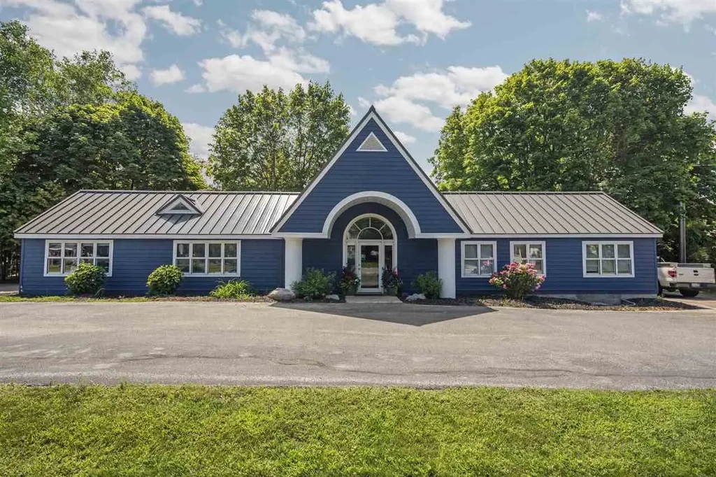 406 Petoskey Avenue, Charlevoix