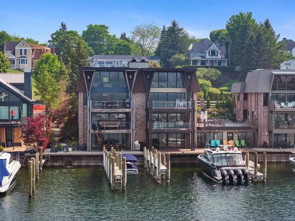 111b Belvedere Avenue, Charlevoix