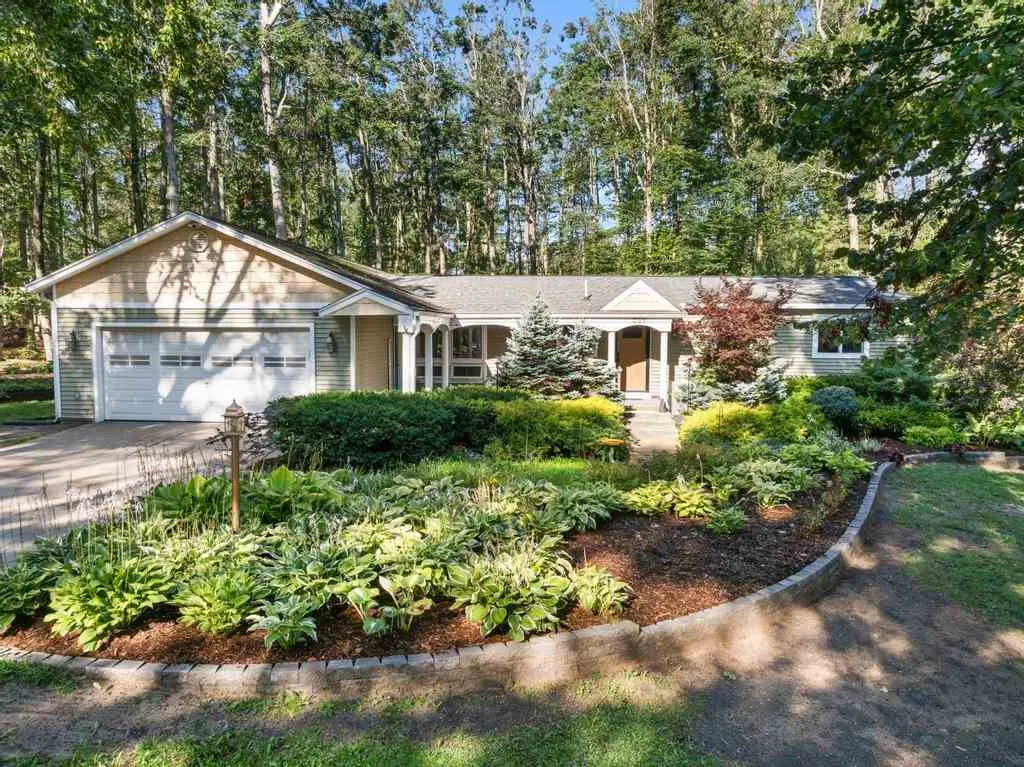 869 Surrey Lane, Petoskey