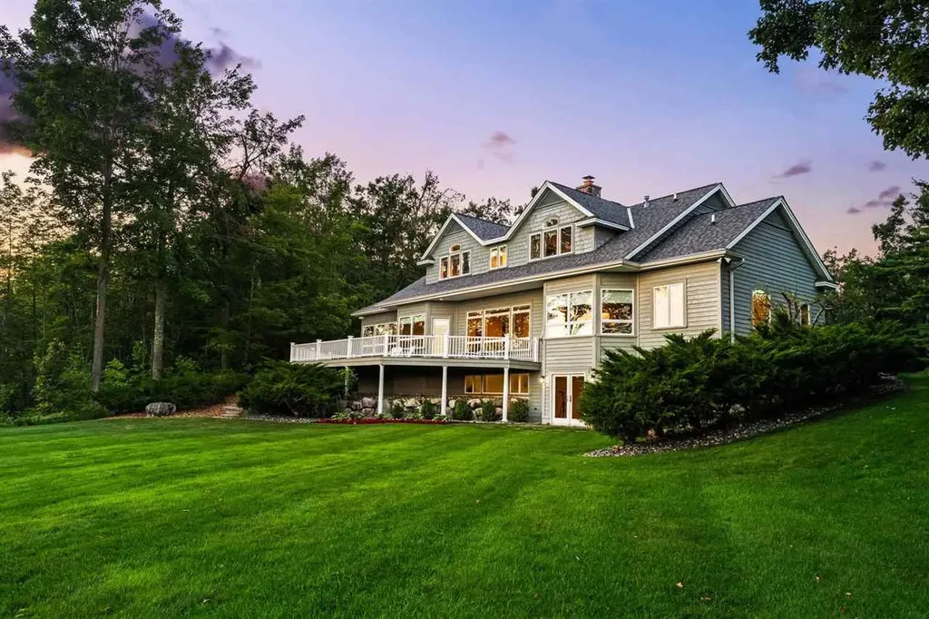 731 W Hathaway Road, Harbor Springs