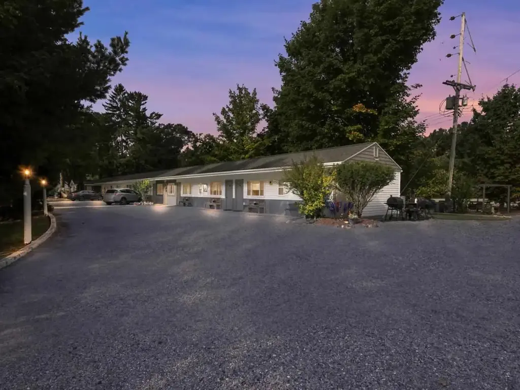 4871 N Us-31, Eastport