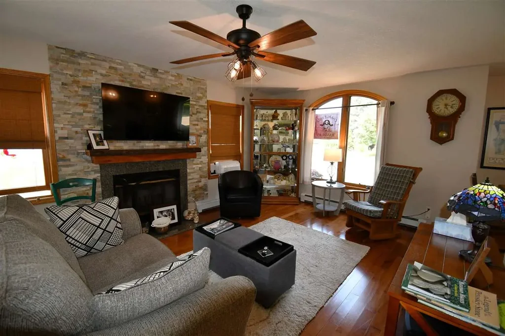 206 W Carpenter Street, Charlevoix